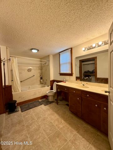 4183 Market Street Ext, Washington, NC 27889