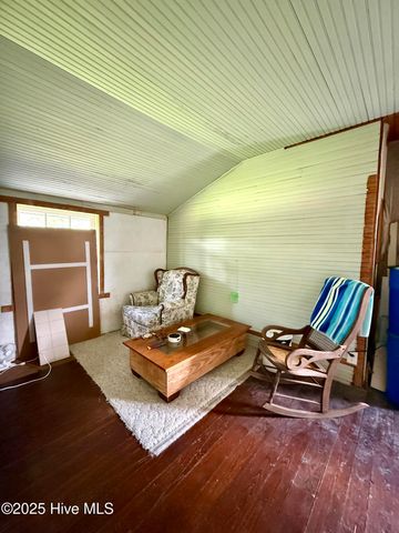 4183 Market Street Ext, Washington, NC 27889