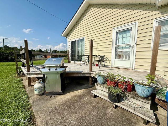 4183 Market Street Ext, Washington, NC 27889
