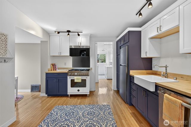 1800 J Street, Bellingham, WA 98225