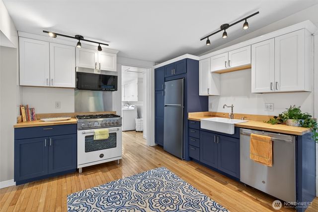 1800 J Street, Bellingham, WA 98225