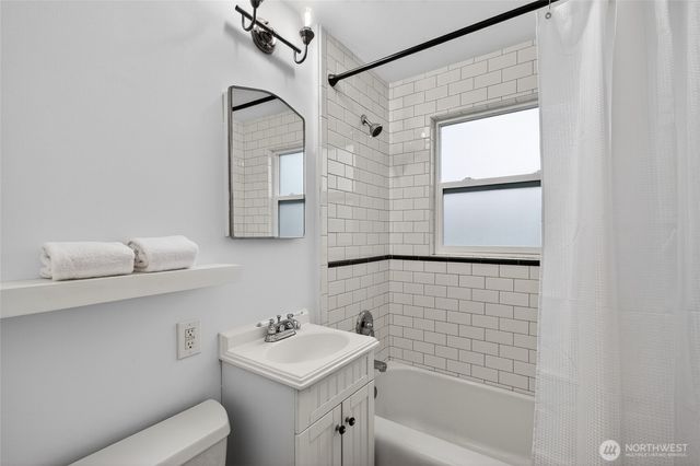 1800 J Street, Bellingham, WA 98225