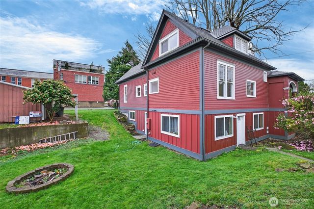 1800 J Street, Bellingham, WA 98225