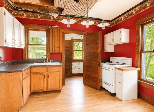 925 Portland Avenue, Beloit, WI 53511