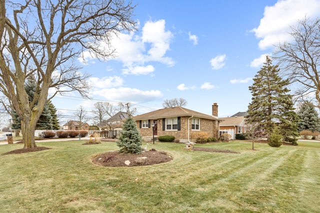 132 E Gladys Avenue, Elmhurst, IL 60126