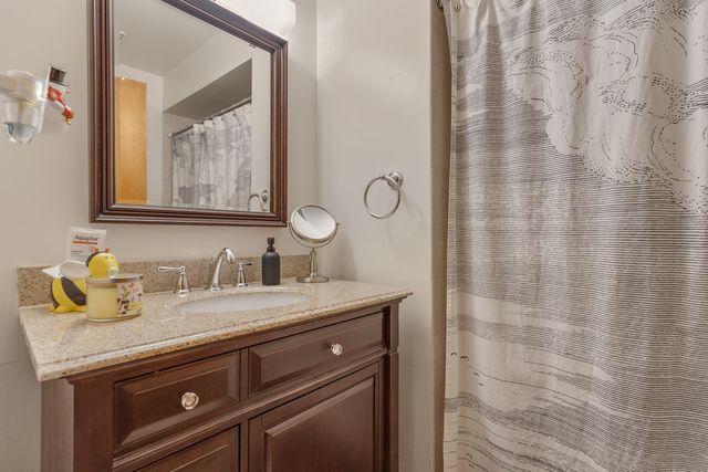 132 E Gladys Avenue, Elmhurst, IL 60126