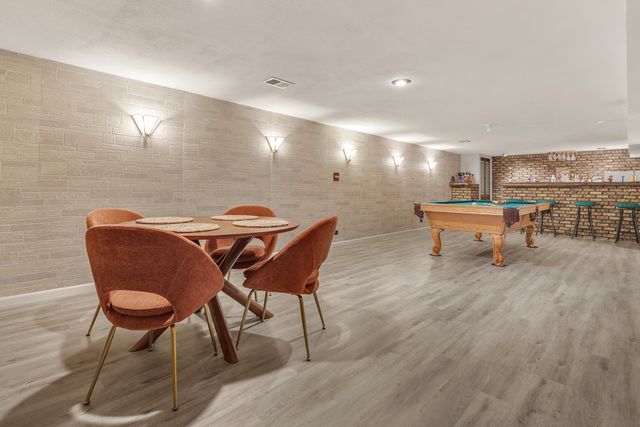 132 E Gladys Avenue, Elmhurst, IL 60126