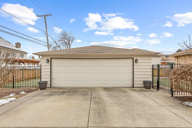 132 E Gladys Avenue, Elmhurst, IL 60126