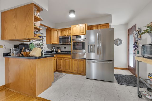 132 E Gladys Avenue, Elmhurst, IL 60126