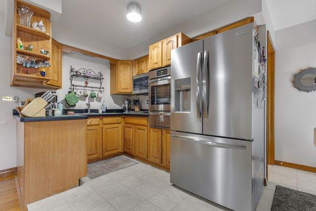 132 E Gladys Avenue, Elmhurst, IL 60126