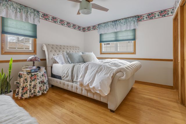 132 E Gladys Avenue, Elmhurst, IL 60126