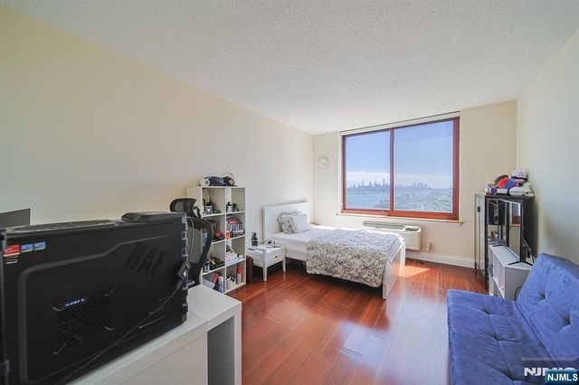 100 Old Palisade Road 2310, Fort Lee, NJ 07024