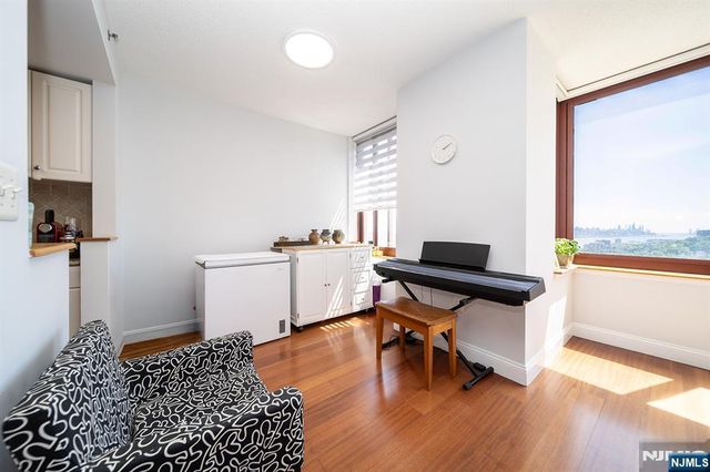100 Old Palisade Road 2310, Fort Lee, NJ 07024