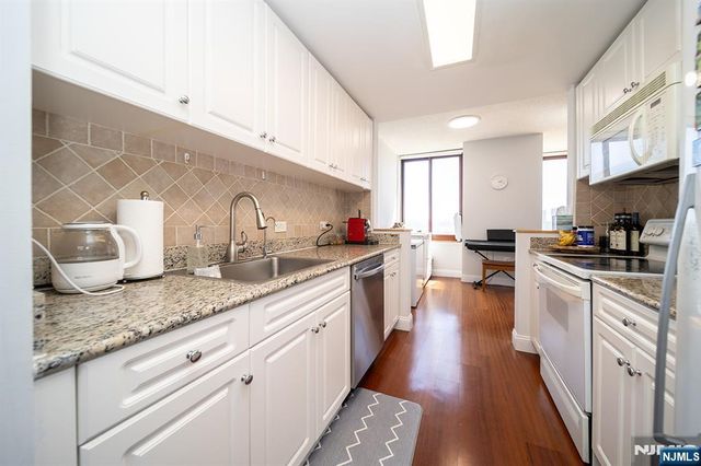 100 Old Palisade Road 2310, Fort Lee, NJ 07024