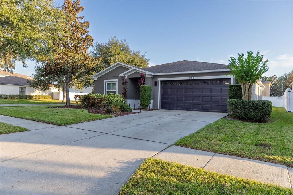 Image 4 of property listing at 30930 TEMPLE STAND AVENUE, Wesley Chapel, FL 33543