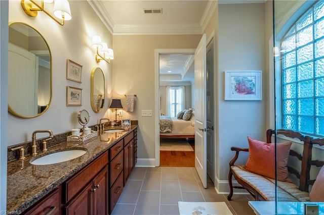 5584 Foxgate Circle, Winston-salem, NC 27106