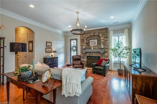 5584 Foxgate Circle, Winston-salem, NC 27106