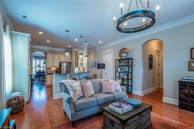 5584 Foxgate Circle, Winston-salem, NC 27106