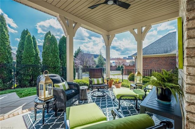 5584 Foxgate Circle, Winston-salem, NC 27106