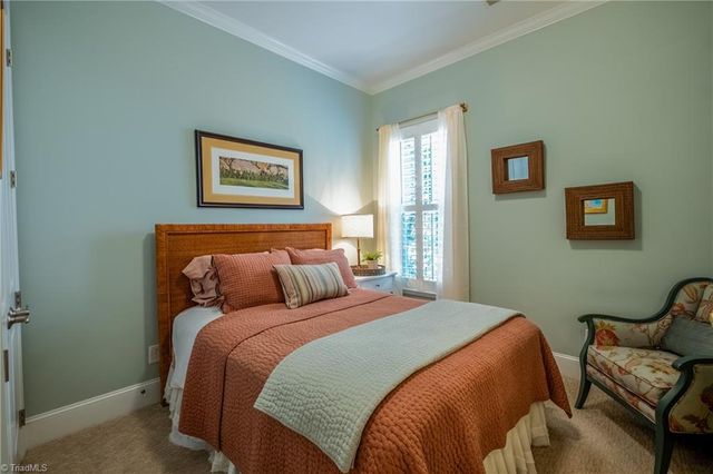 5584 Foxgate Circle, Winston-salem, NC 27106