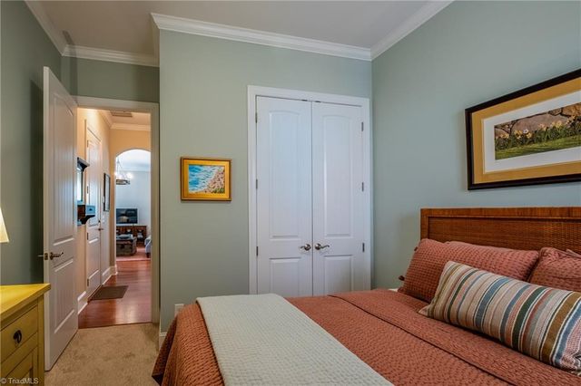 5584 Foxgate Circle, Winston-salem, NC 27106