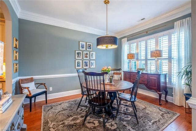 5584 Foxgate Circle, Winston-salem, NC 27106