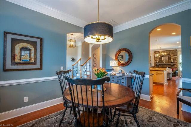 5584 Foxgate Circle, Winston-salem, NC 27106