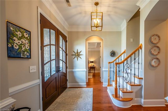 5584 Foxgate Circle, Winston-salem, NC 27106