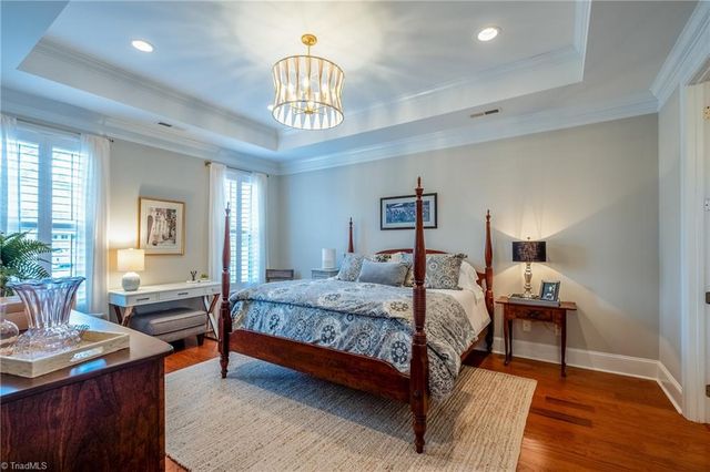 5584 Foxgate Circle, Winston-salem, NC 27106