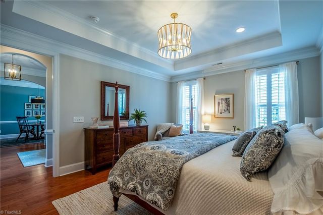 5584 Foxgate Circle, Winston-salem, NC 27106