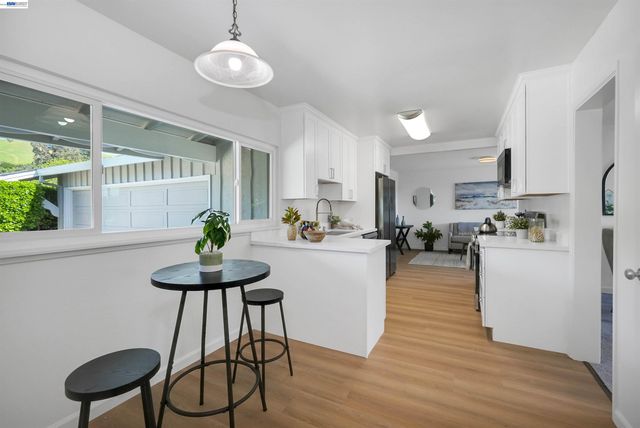 30683 Vanderbilt St, Hayward, CA 94544