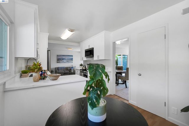 30683 Vanderbilt St, Hayward, CA 94544