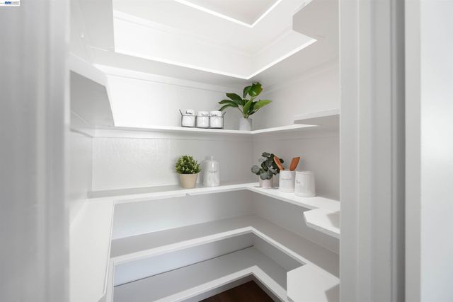 30683 Vanderbilt St, Hayward, CA 94544