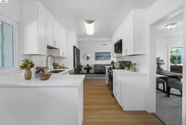 30683 Vanderbilt St, Hayward, CA 94544