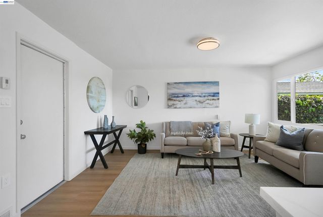 30683 Vanderbilt St, Hayward, CA 94544