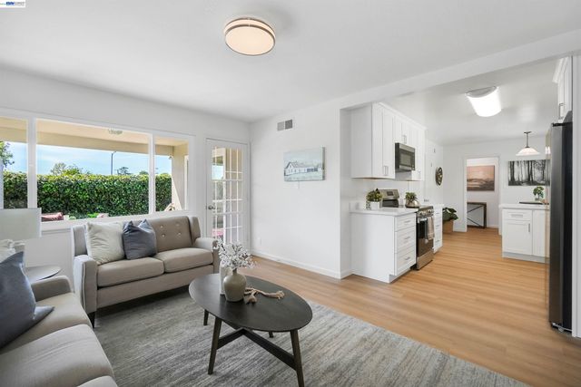 30683 Vanderbilt St, Hayward, CA 94544