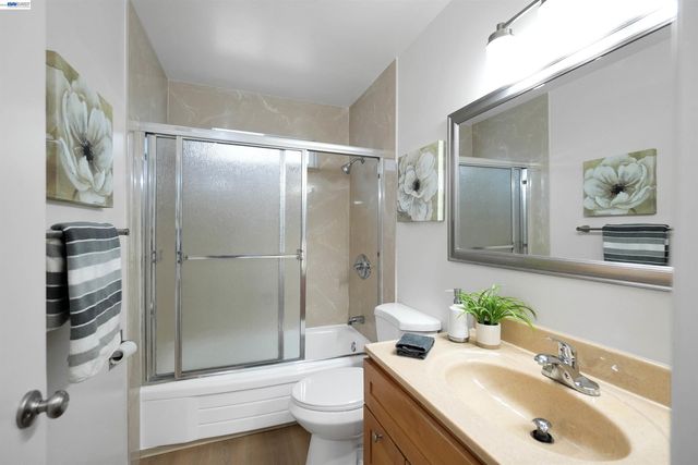 30683 Vanderbilt St, Hayward, CA 94544