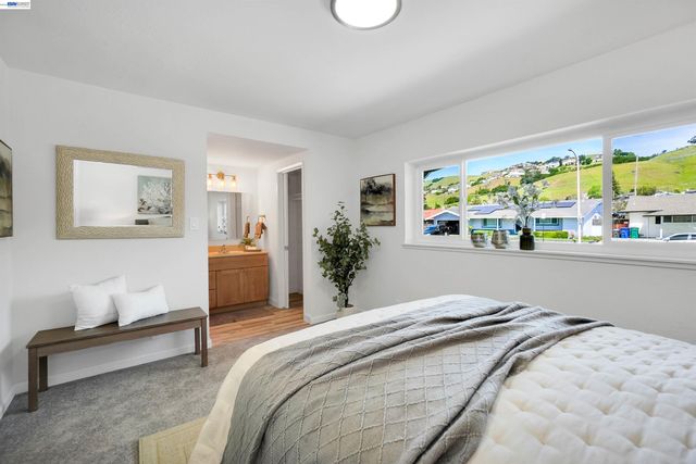 30683 Vanderbilt St, Hayward, CA 94544