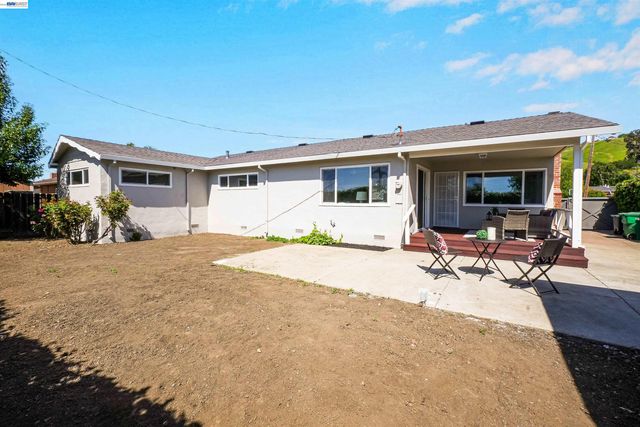 30683 Vanderbilt St, Hayward, CA 94544
