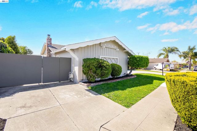 30683 Vanderbilt St, Hayward, CA 94544