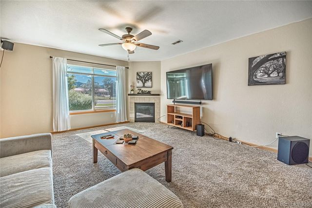 850 S Overland Trail 2, Fort Collins, CO 80521