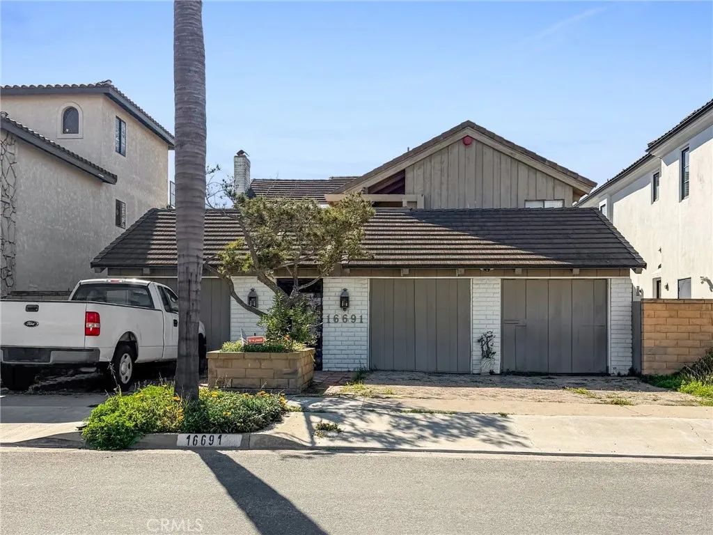 16691 Carousel Lane, Huntington Beach, CA 92649