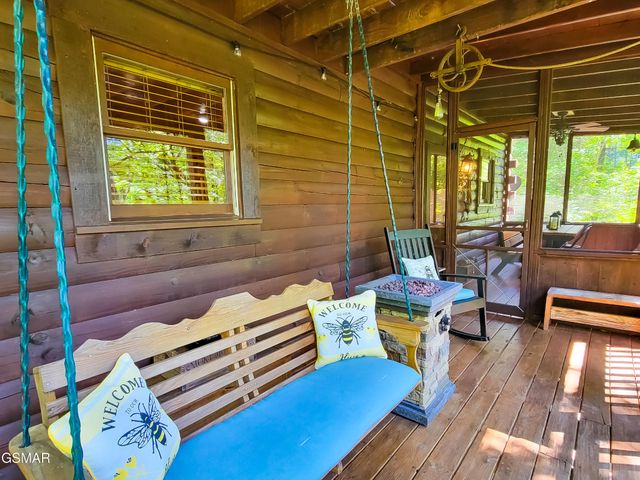 4723 Riversong Ridge Way, Sevierville, TN 37876
