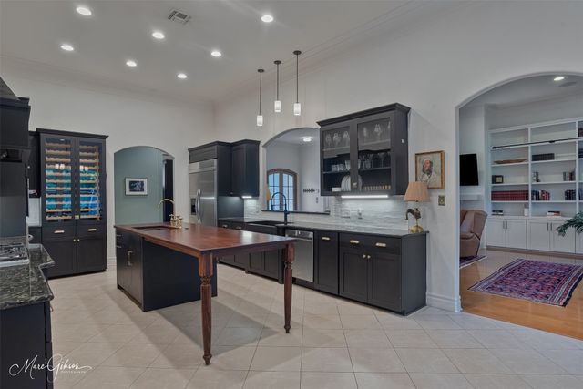 9018 Wisterian Way, Shreveport, LA 71106