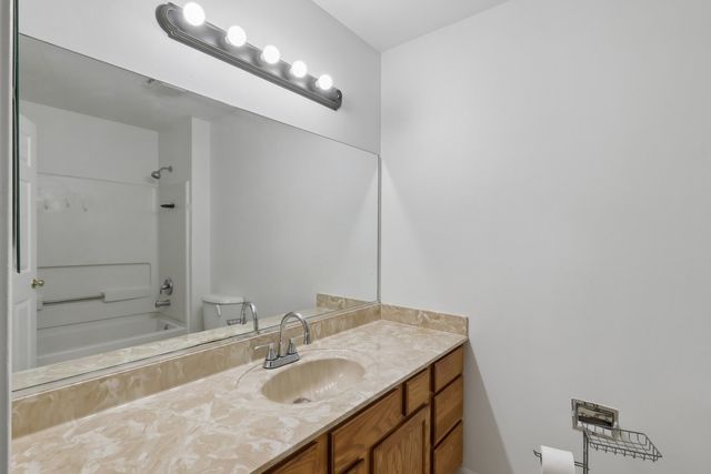 2986 Waters Edge Circle, Aurora, IL 60504