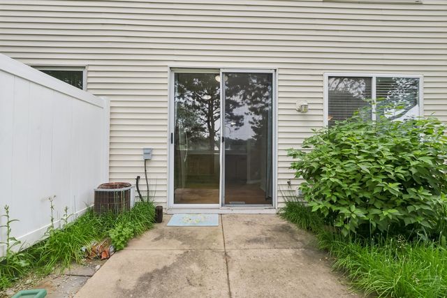 2986 Waters Edge Circle, Aurora, IL 60504