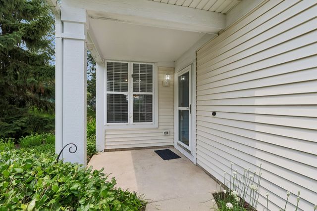 2986 Waters Edge Circle, Aurora, IL 60504
