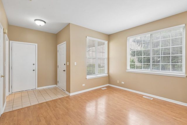 2986 Waters Edge Circle, Aurora, IL 60504