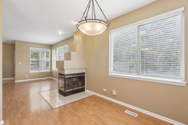 2986 Waters Edge Circle, Aurora, IL 60504