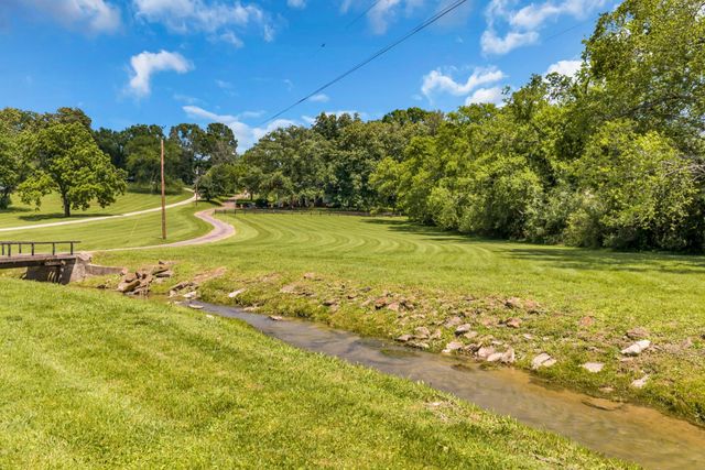 1204 Madison Creek Rd, Goodlettsville, TN 37072